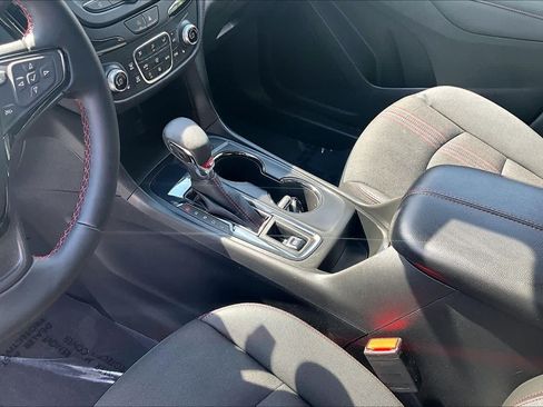 Used 2023 Chevrolet Equinox RS FWD image 16