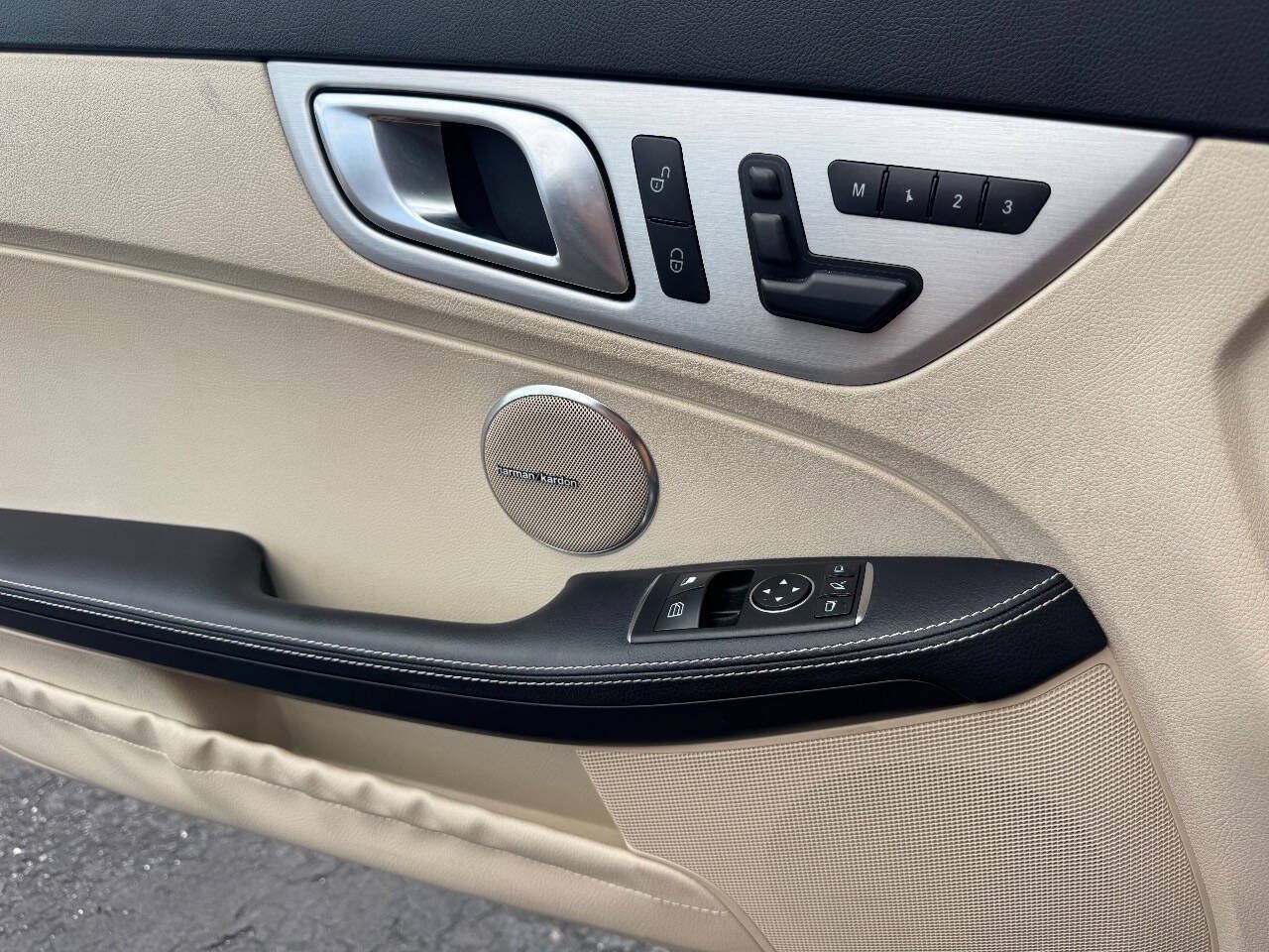 Used 2014 Mercedes-Benz SLK 250 w/ Premium Package image 9