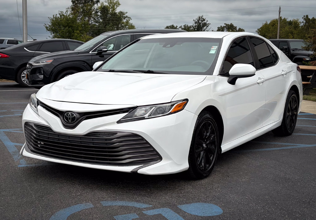 Used 2019 Toyota Camry LE FWD image 18