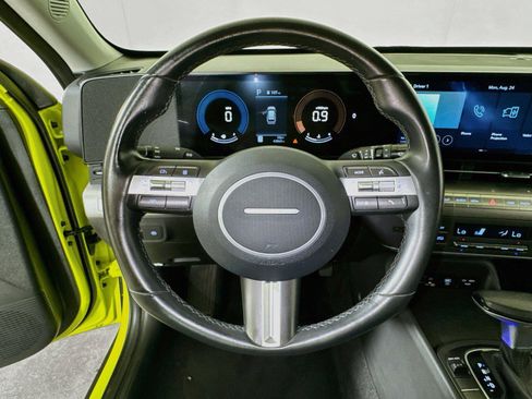 Used 2025 Hyundai Kona SEL FWD image 9