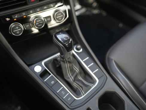 Used 2022 Volkswagen Jetta SE w/ Panoramic Sunroof Package image 15