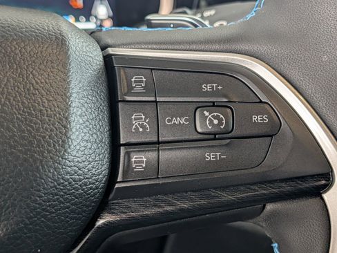 Used 2022 Jeep Grand Cherokee Trailhawk w/ Advanced Protech Group II image 23