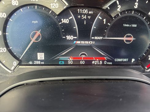 Used 2018 BMW M550i xDrive image 35