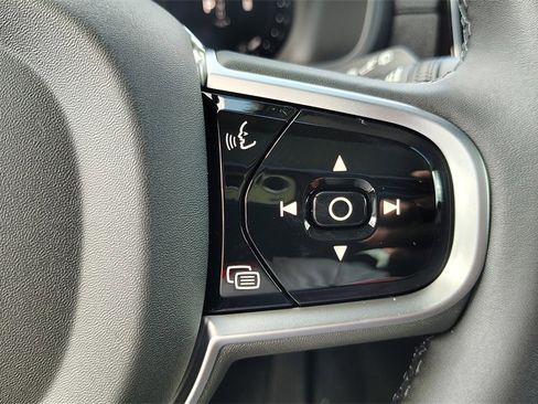 New 2026 Volvo XC90 B6 Plus w/ Protection Package Premier image 15