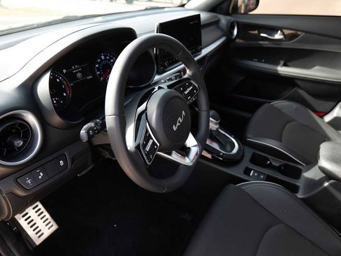 Certified 2024 Kia Forte GT-Line image 9