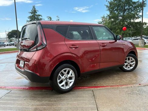 Used 2025 Kia Soul LX w/ LX Technology Package FWD image 6