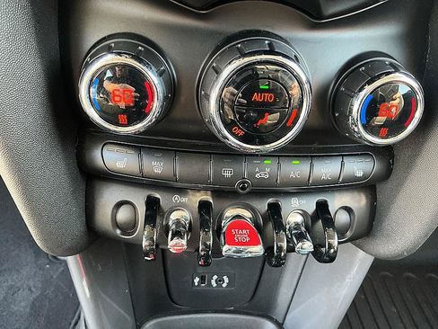 Used 2017 MINI Cooper 2-Door Hardtop FWD image 19