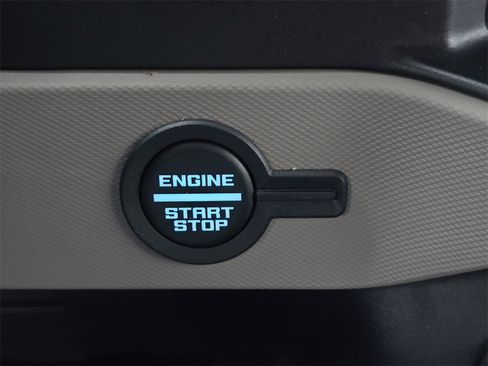 Used 2022 Ford Bronco Wildtrak image 11