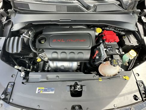 Used 2020 Jeep Compass Latitude FWD image 13