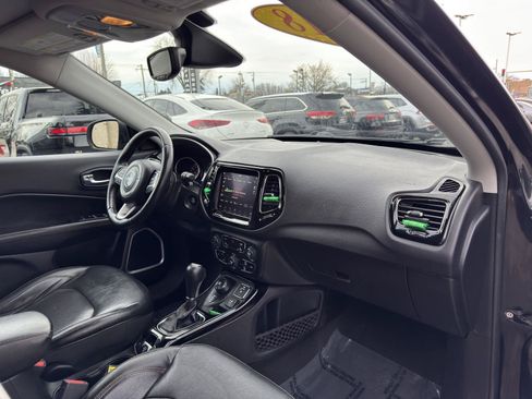 Used 2018 Jeep Compass Limited w/ Navigation Group AWD/4WD image 40
