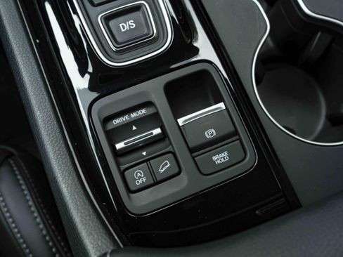 Used 2025 Honda Pilot EX-L image 29