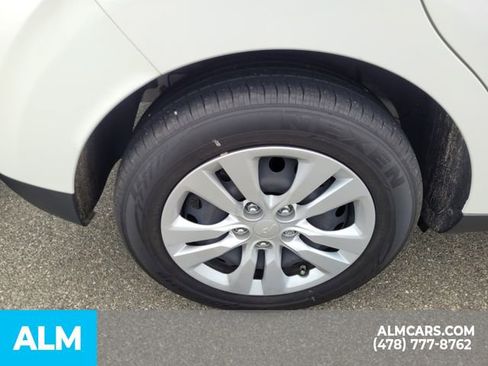 Used 2024 Kia Soul LX image 16