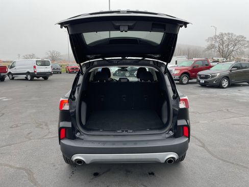 Used 2022 Ford Escape SE w/ Cold Weather Package image 5