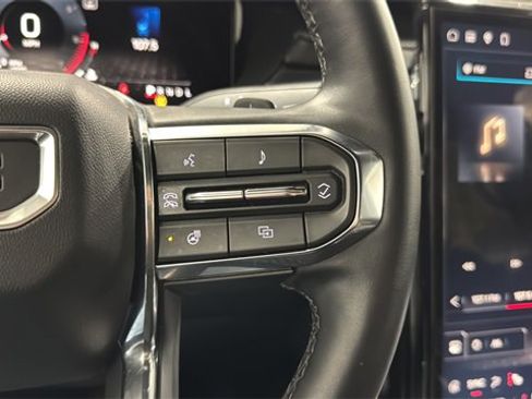 Used 2025 GMC Acadia Elevation image 20