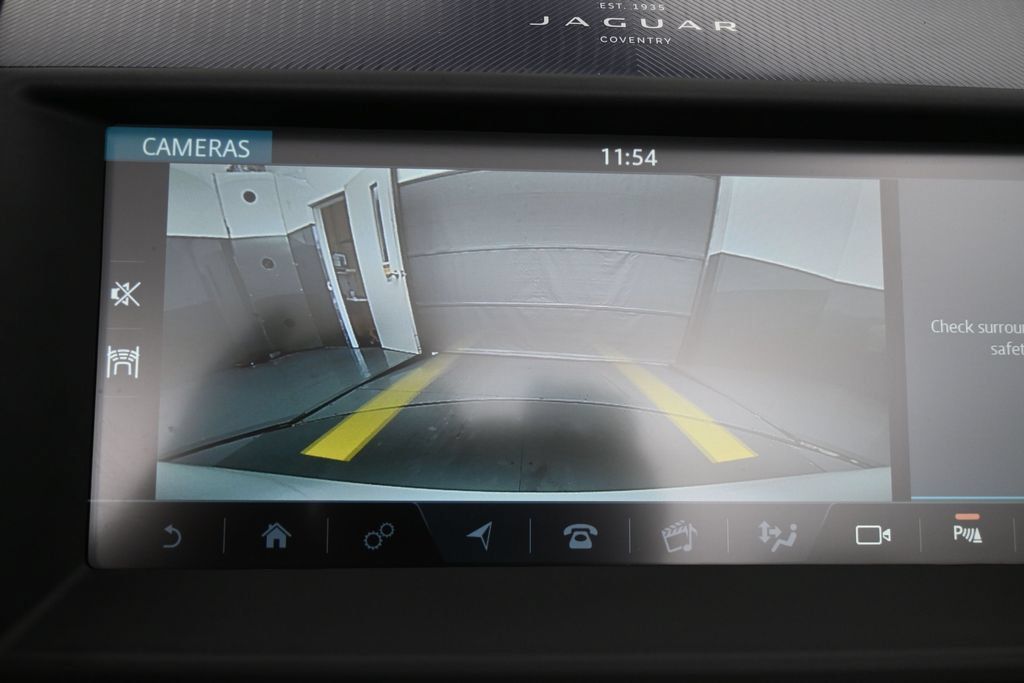 Used 2023 Jaguar F-TYPE R-Dynamic AWD/4WD image 15