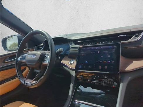 Used 2025 Jeep Grand Cherokee L Summit w/ Obsidian Package image 26