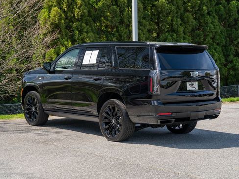 Used 2025 Cadillac Escalade Sport Platinum w/ LPO, ONYX Package image 2