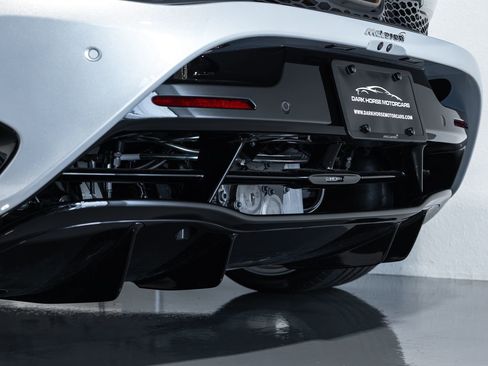 Used 2024 McLaren 750S image 22
