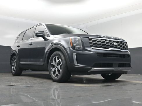 Used 2020 Kia Telluride EX image 32