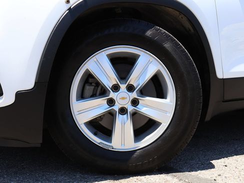 Used 2020 Chevrolet Trax LS FWD image 5