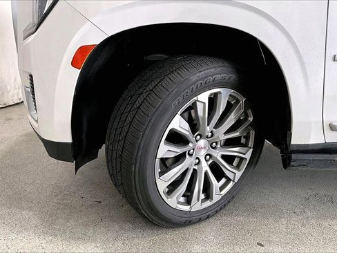 Used 2022 GMC Yukon Denali w/ Denali Premium Package image 20