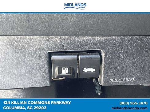 Used 2025 Nissan Versa SV FWD image 16