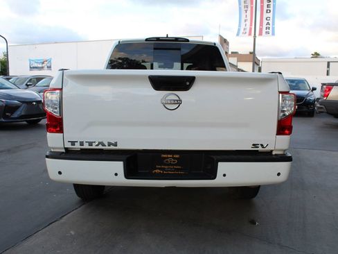 Used 2023 Nissan Titan SV RWD image 4
