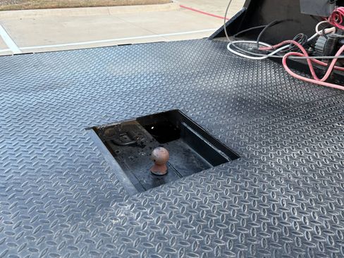 Used 2013 Ford F350 XL w/ Camper Pkg image 21