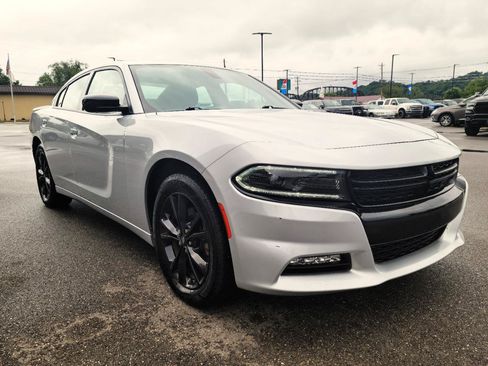 Used 2022 Dodge Charger SXT w/ Driver Convenience Group AWD/4WD image 3