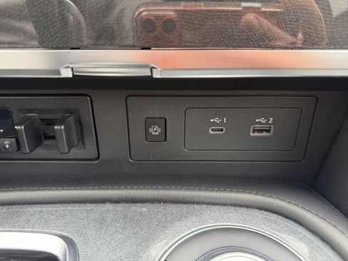 Used 2023 Nissan Armada SV image 22