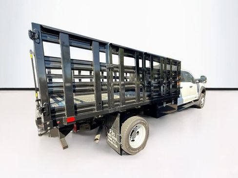 New 2025 Ford F550 4x4 Crew Cab image 18