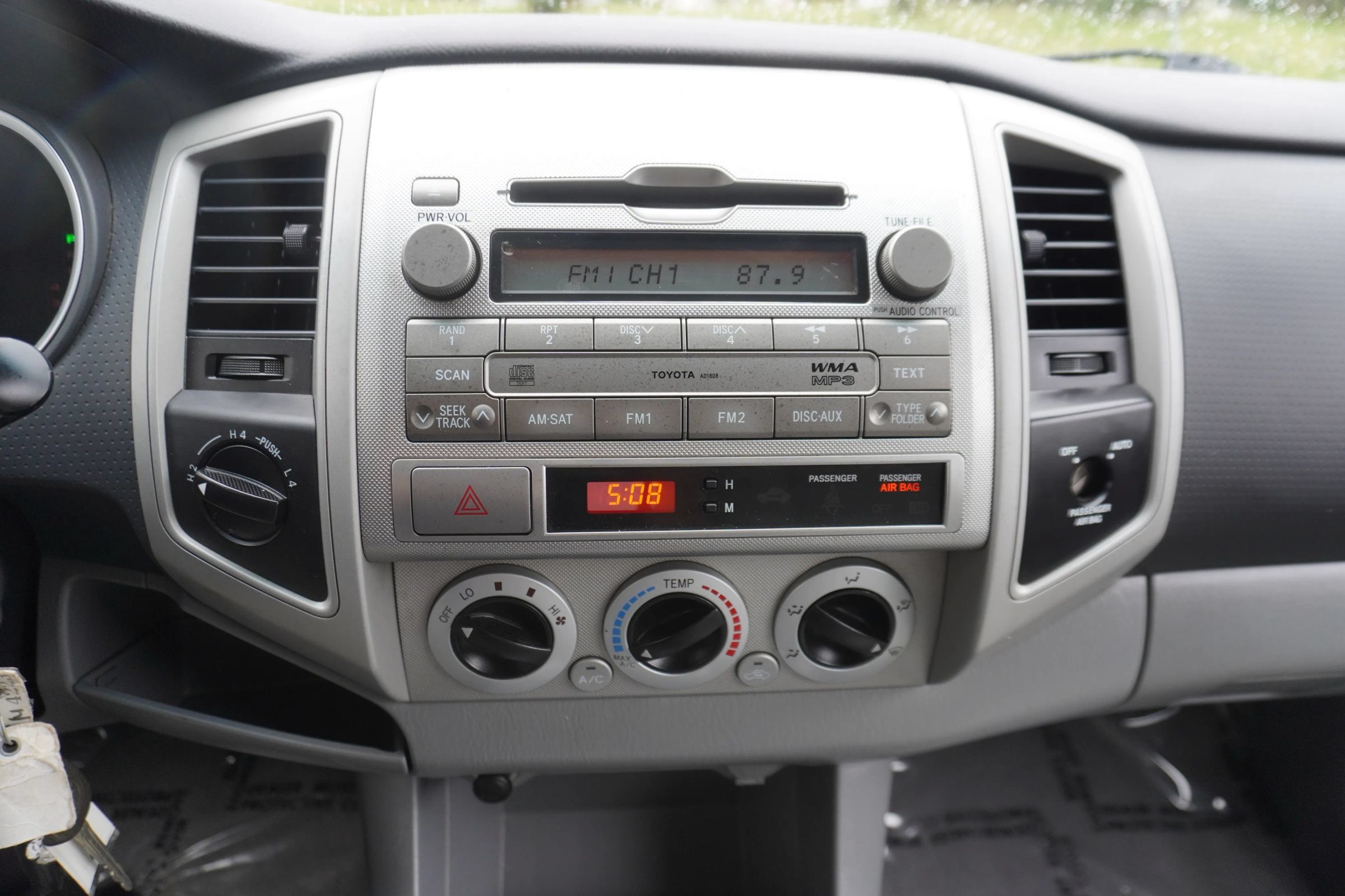 Used 2010 Toyota Tacoma 4x4 Access Cab V6 image 19