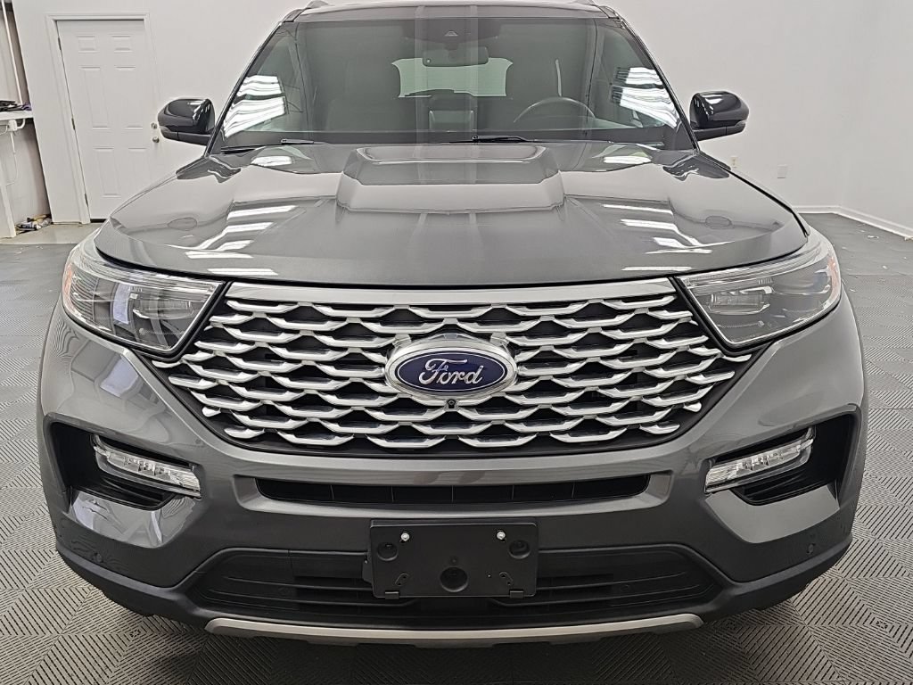 Used 2023 Ford Explorer Platinum w/ Technology Package AWD/4WD image 4