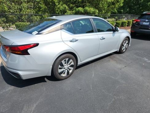 Used 2020 Nissan Altima 2.5 S FWD image 13