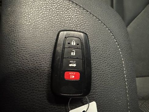 Used 2022 Toyota Camry XSE FWD image 17