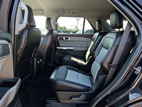 Used 2023 Ford Explorer XLT w/ Equipment Group 202A AWD/4WD image 10