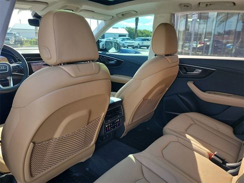 Used 2025 Audi Q8 Prestige image 17