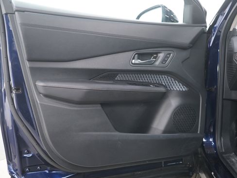 Used 2024 Nissan Ariya AWD image 20