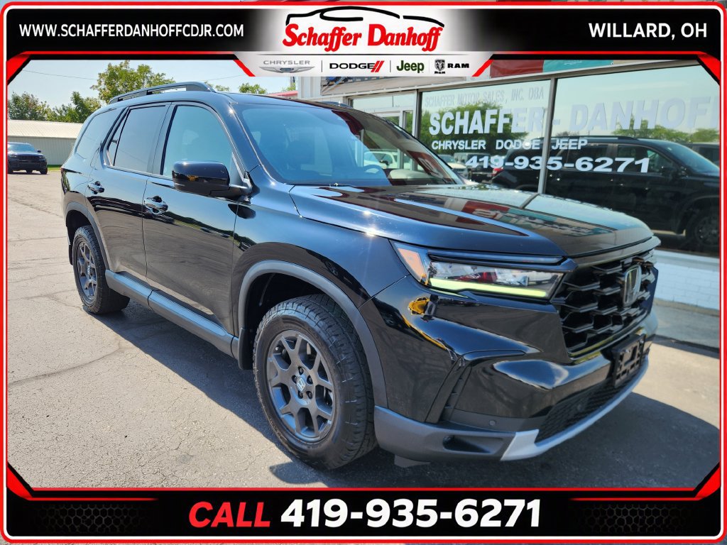 Used 2024 Honda Pilot TrailSport image 1