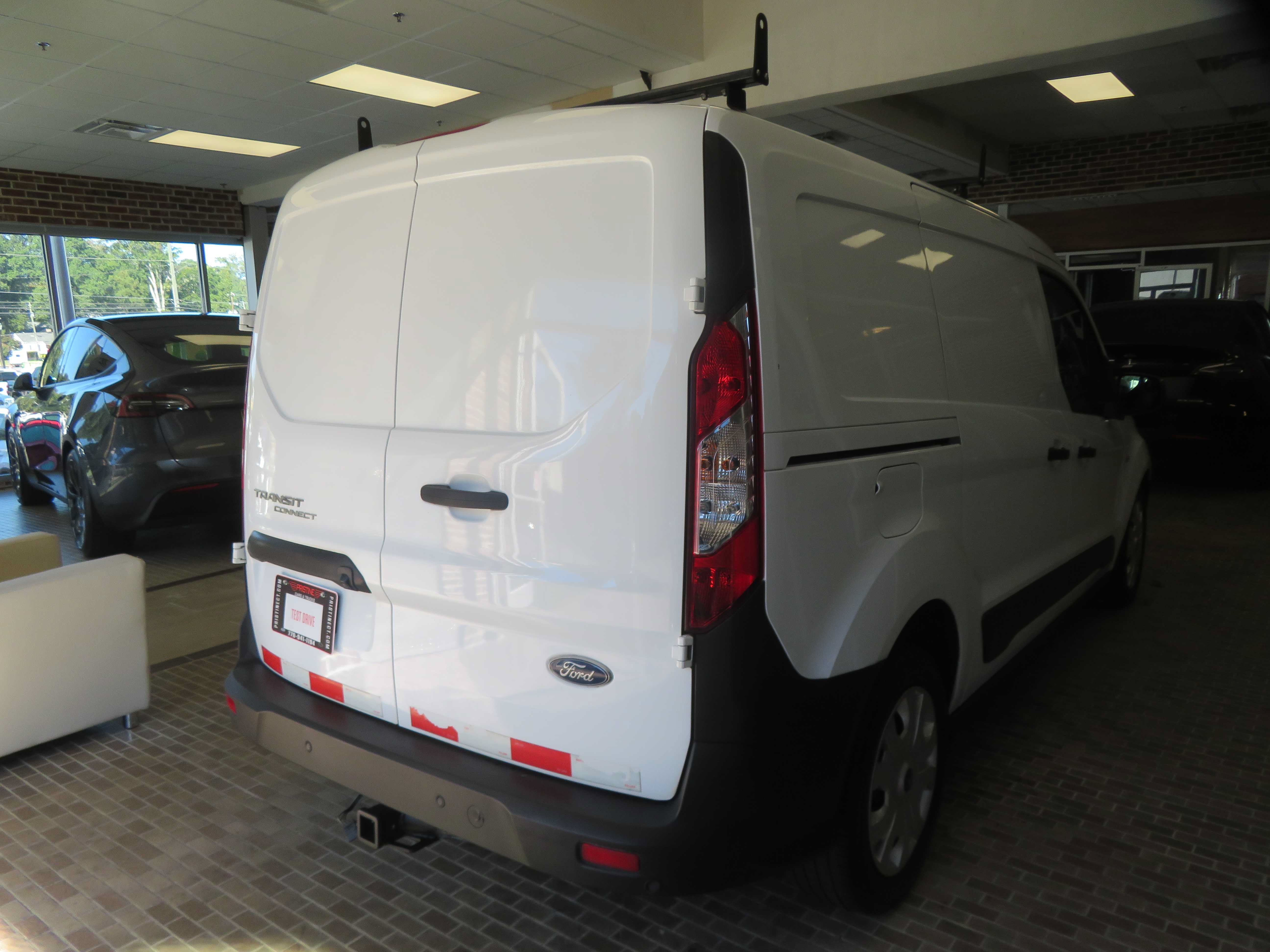 Used 2022 Ford Transit Connect XL FWD image 4