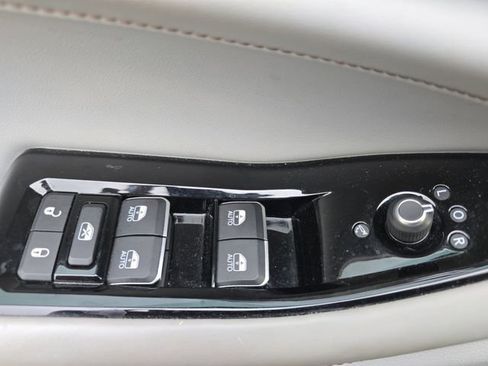 Used 2022 Jeep Grand Cherokee L Overland w/ Luxury Tech Group IV image 28