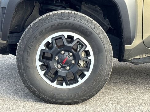 Used 2024 Toyota Tacoma 4x4 Double Cab image 29