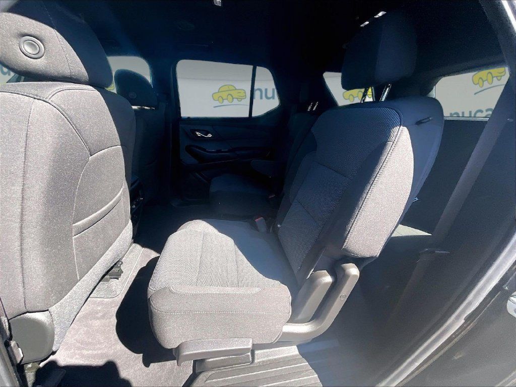 Used 2023 Chevrolet Traverse LT w/ Midnight/Sport Edition AWD/4WD image 14
