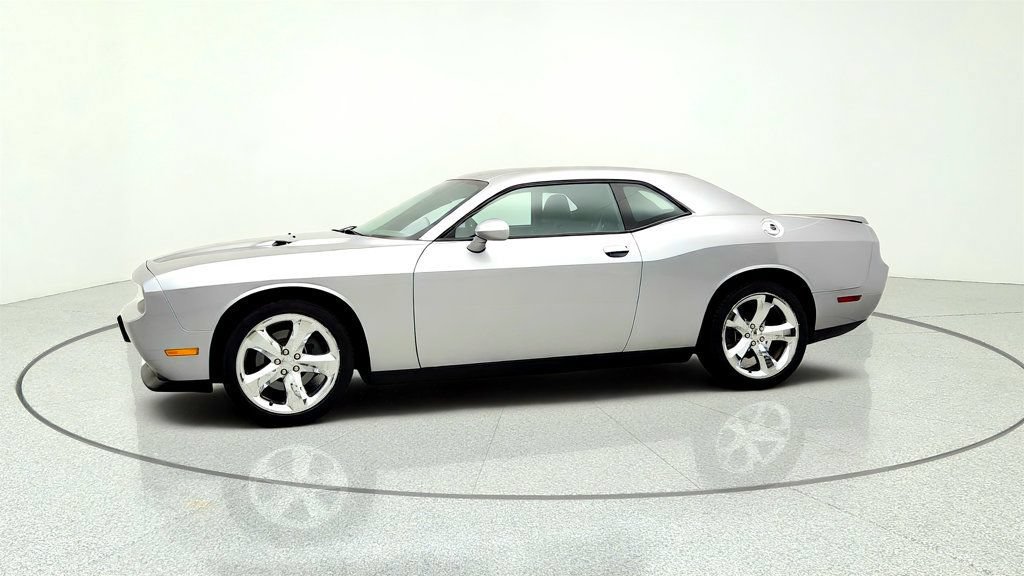 Used 2013 Dodge Challenger SXT w/ Super Sport Group RWD image 8
