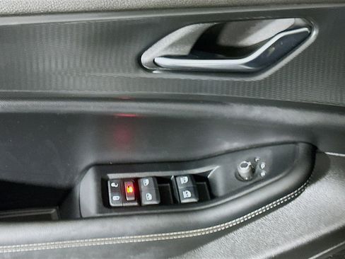 Used 2024 Jeep Grand Cherokee L Altitude image 15