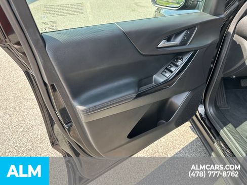 Used 2025 Chevrolet Equinox LT FWD image 12