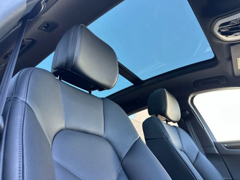 New 2026 Porsche Macan image 18