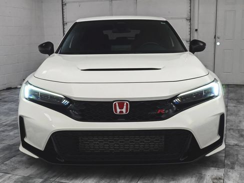 Used 2023 Honda Civic Type R image 2