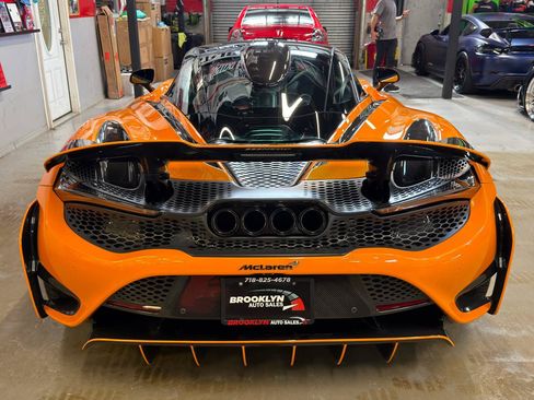 Used 2021 McLaren 765LT RWD image 9