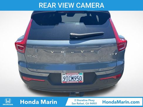 Used 2022 Volvo XC40 T5 R-Design w/ Advanced Package AWD/4WD image 4